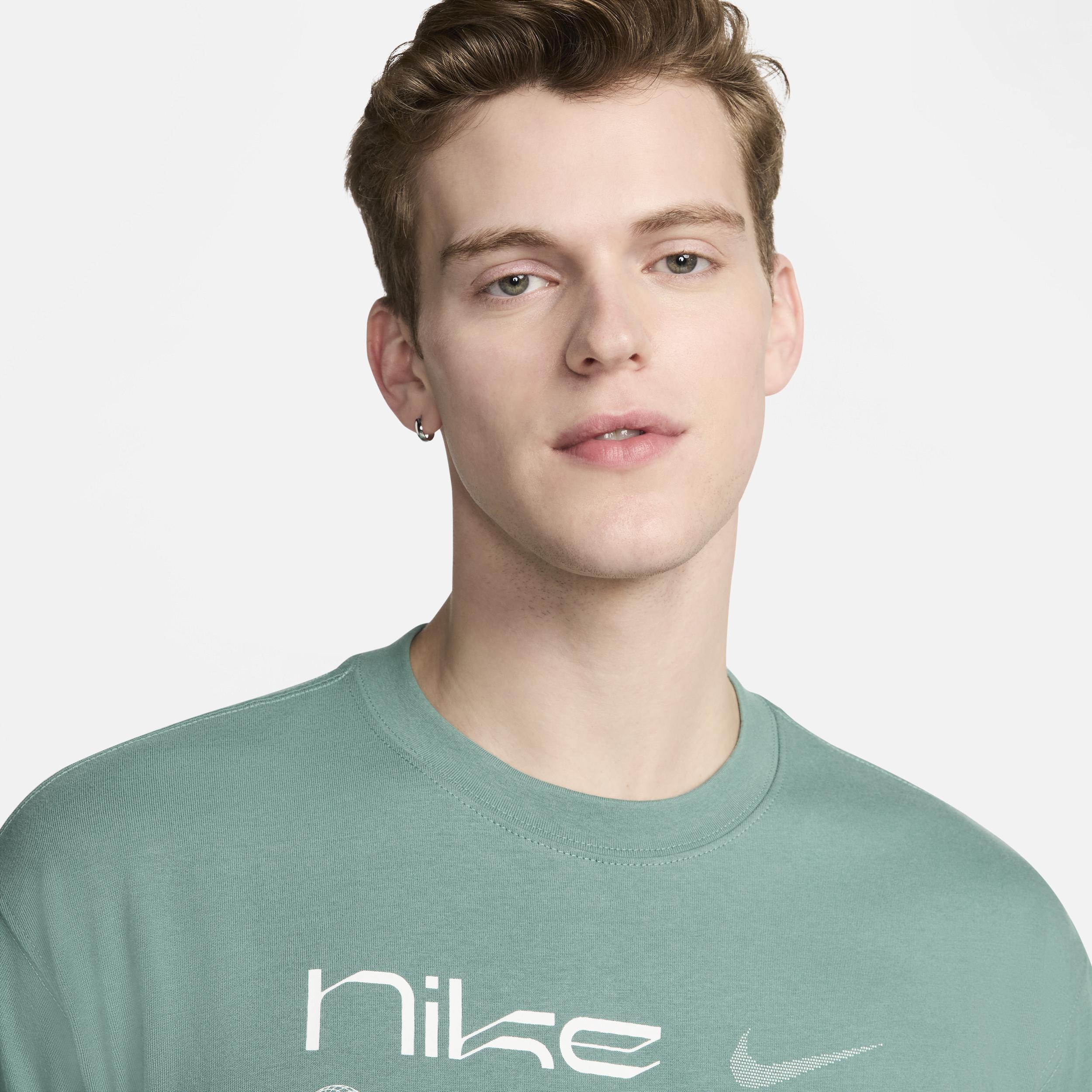 Nike Men's Max90 Basketball T-Shirt Product Image