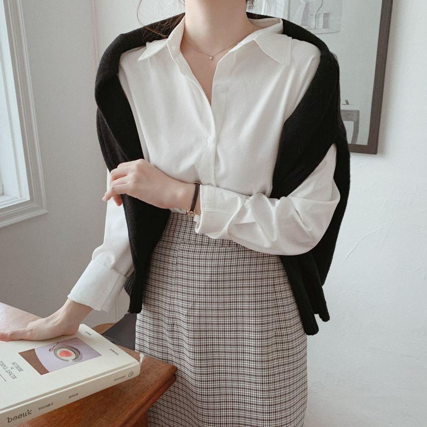 Long-Sleeve Plain Shirt Product Image