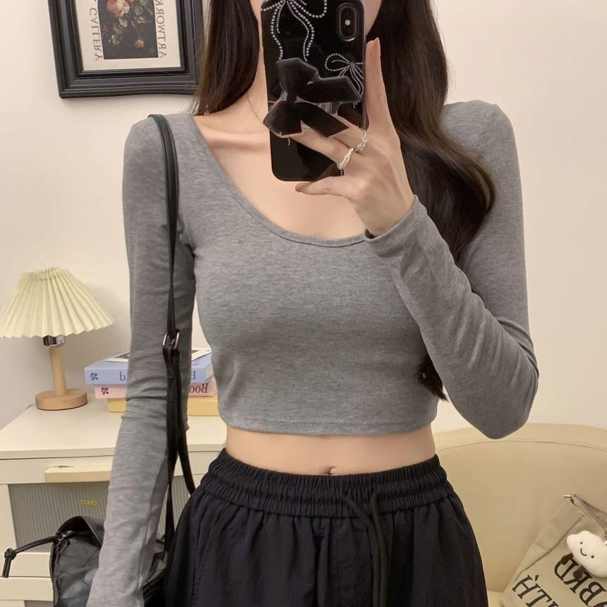 Long Sleeve Scoop Neck Plain Crop Tee Product Image