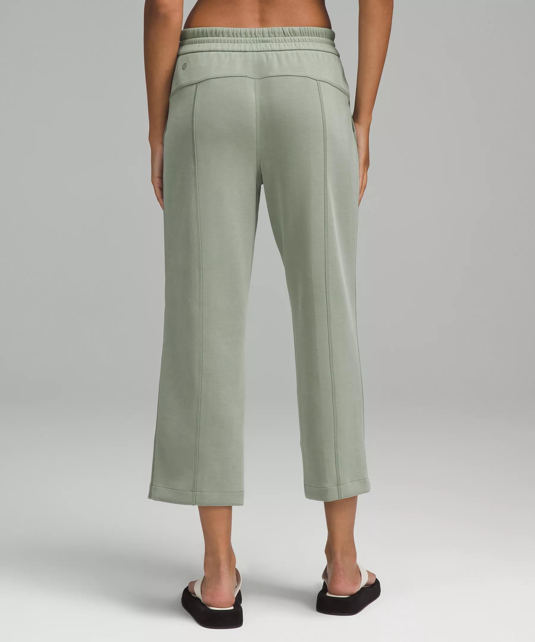 Softstreme High-Rise Straight-Leg Cropped Pant Product Image