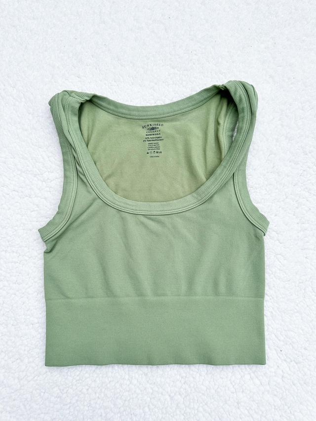 Essential Scoop Neck Tanktop Girls Product Image