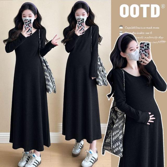 Maternity Long-Sleeve Scoop Neck Plain Maxi A-Line Dress Product Image