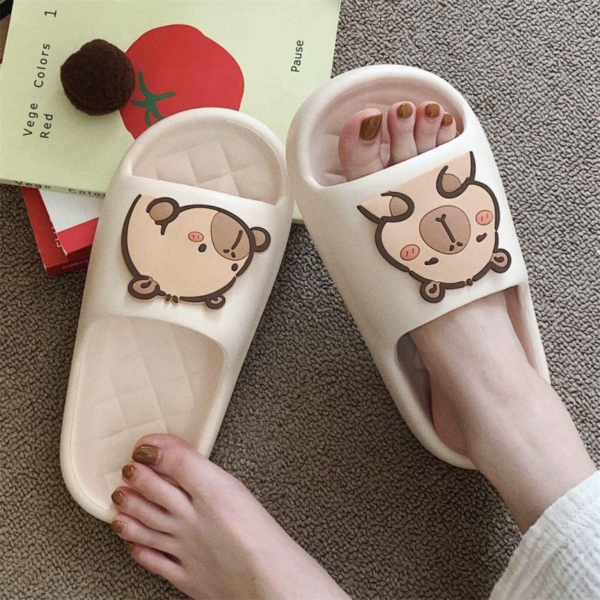 Capybara Print Slippers Product Image