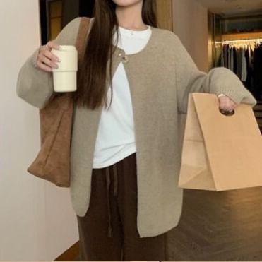 Crew Neck Plain One-Buttoned Slit Cardigan Product Image