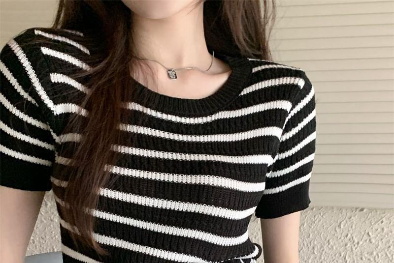 Striped Short-Sleeve Knit Cropped Top Product Image