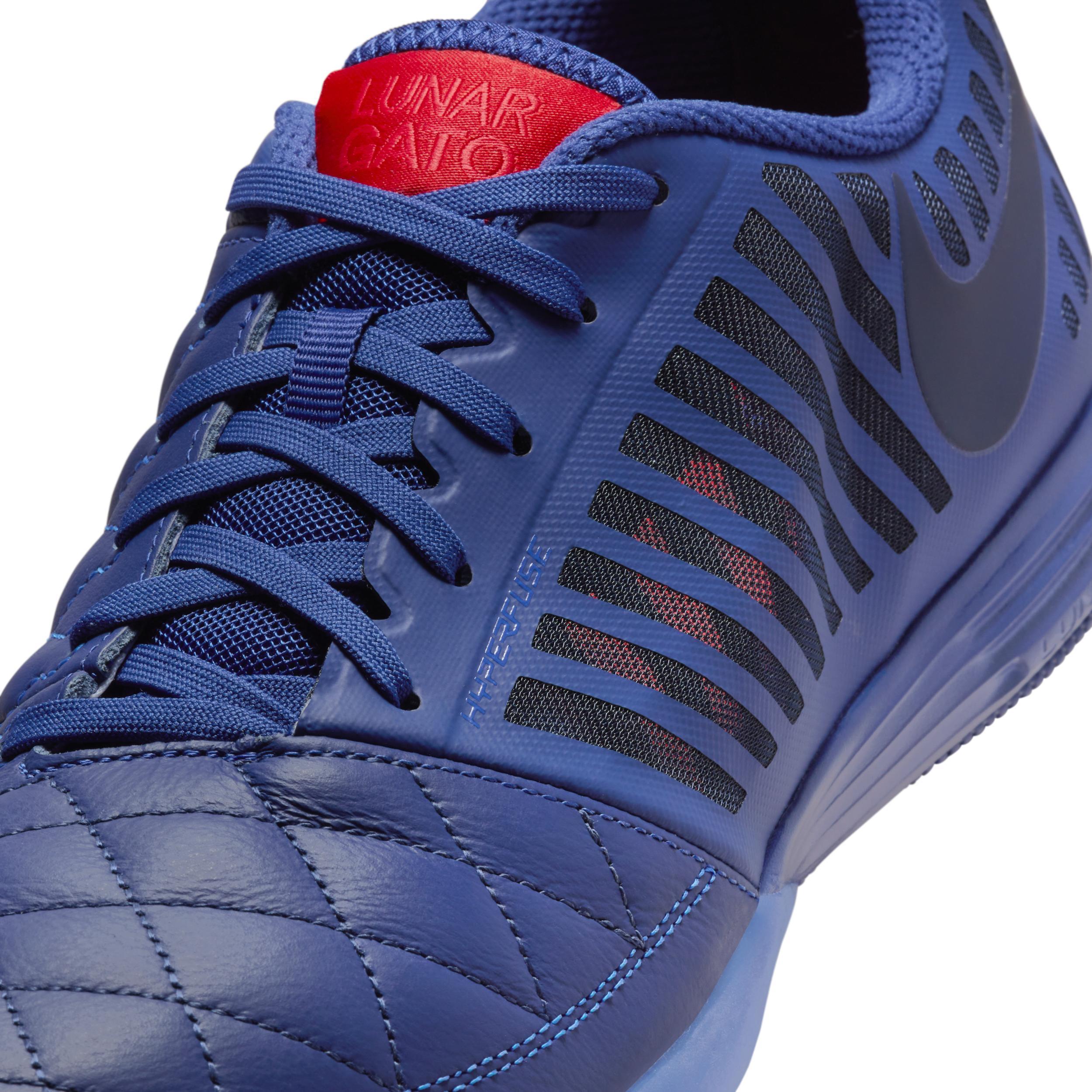 Nike Men's Lunargato II Indoor/Court Low-Top Soccer Shoes Product Image