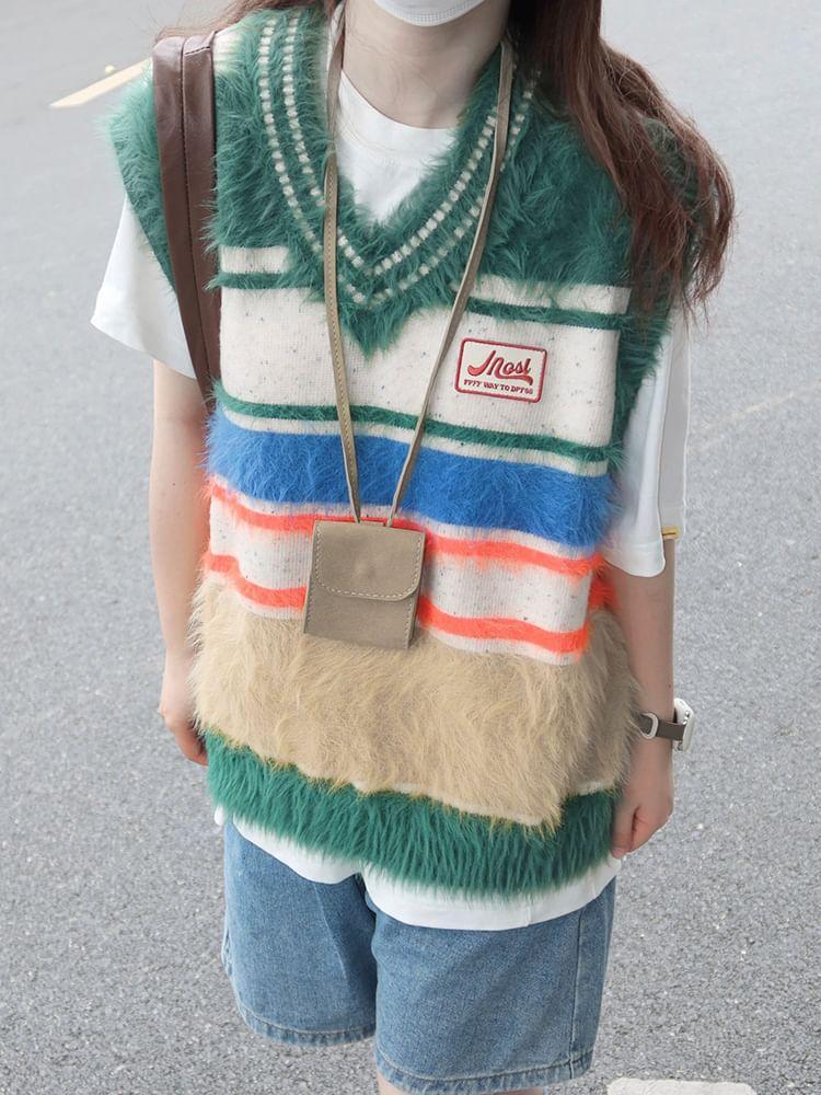 V-Neck Striped Applique Sweater Vest Product Image