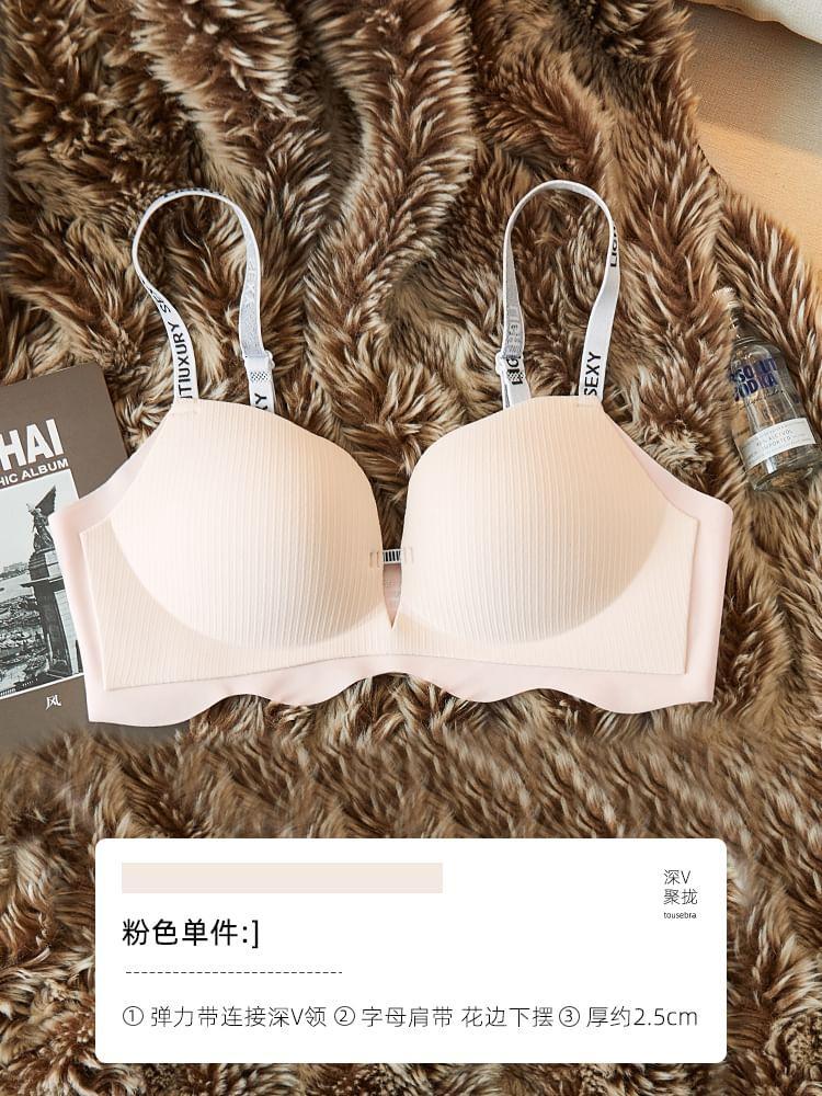 Lettering Cutout Push Up Bra Product Image