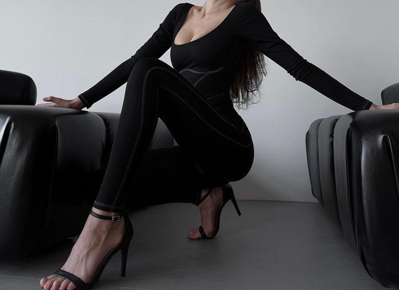 Long-Sleeve Scoop Neck Contrast Stitching Slim Fit Jumpsuit Product Image