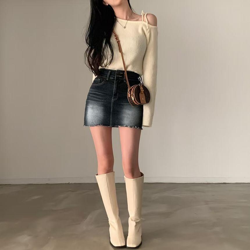 Cold-Shoulder Plain Ribbed Sweater Product Image