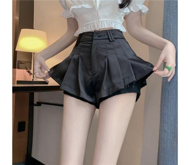 High Waist Plain Pleated Satin Lace Shorts Product Image