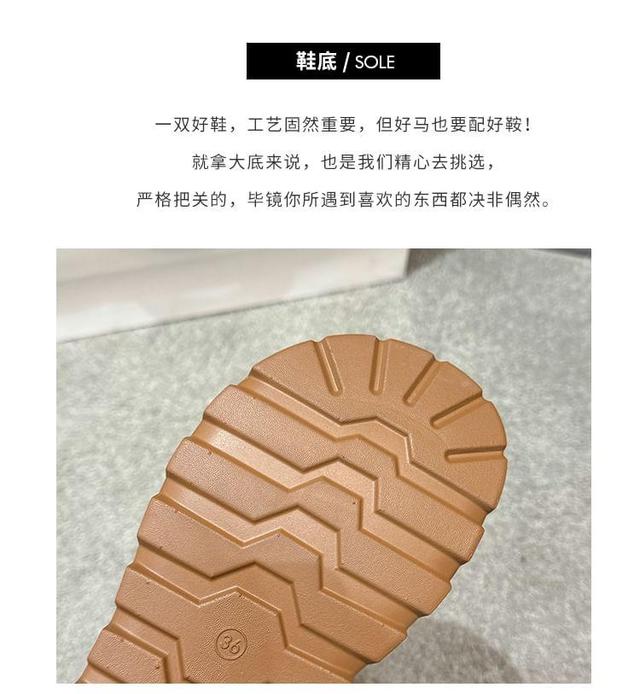 Platform Buckled Button Short Snow Boots Product Image