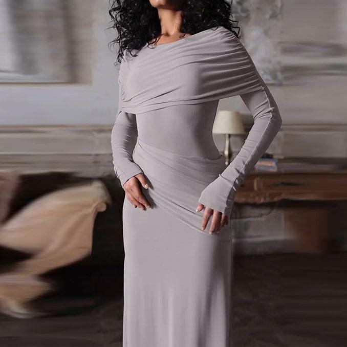 Long-Sleeve Crew Neck Plain Ruched Maxi A-Line Dress Product Image