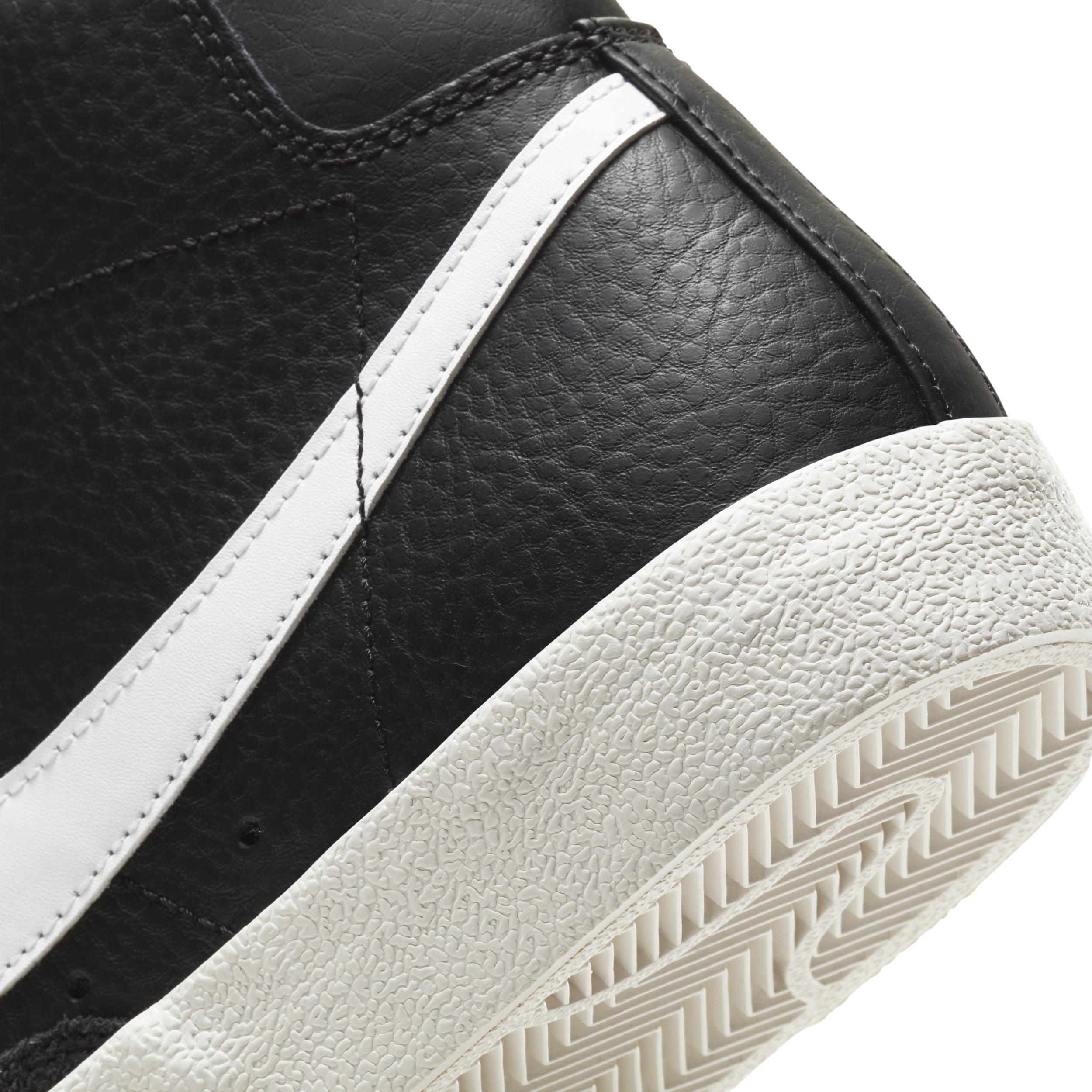 Nike Mens Nike Blazer Mid 77 - Mens Basketball Shoes Product Image