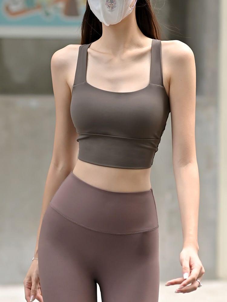 Scoop Neck Plain Padded Open Back Crop Sports Tank Top Product Image