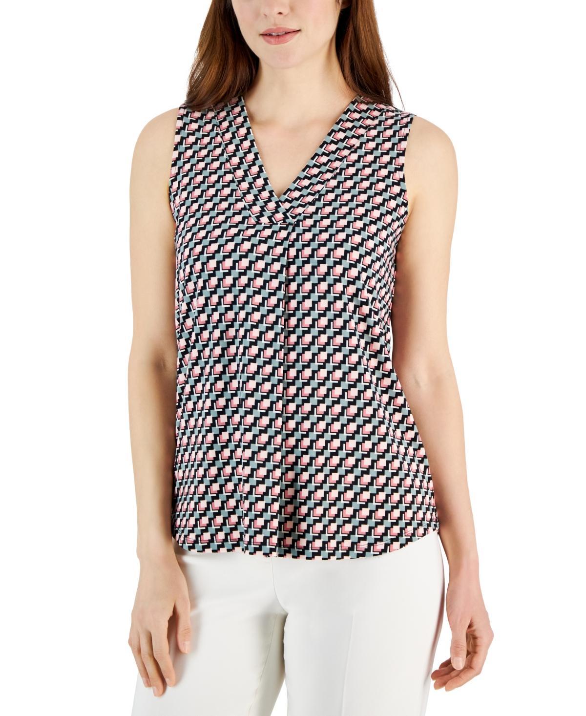 Women's Printed Sleeveless Pleated V-Neck Shell Top Product Image