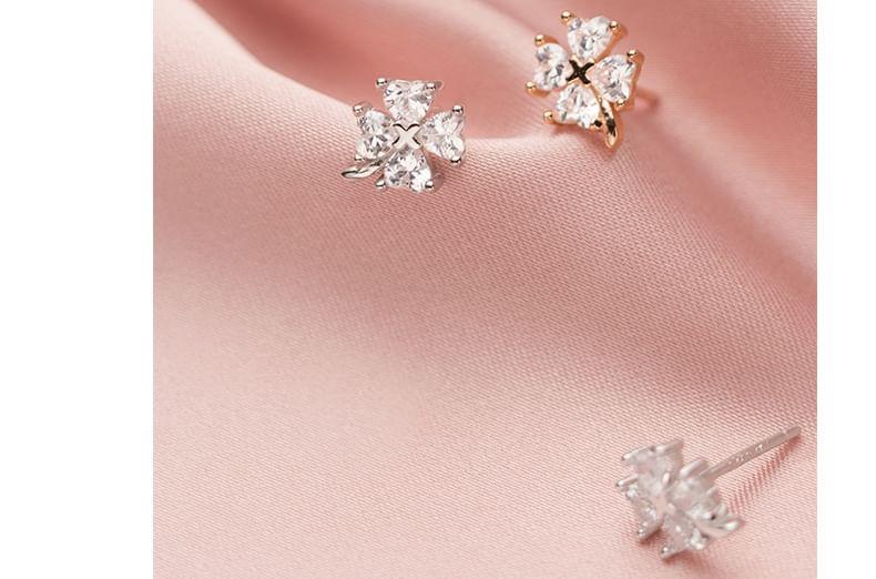 925 Sterling Silver Rhinestone Clover Stud Earring Product Image