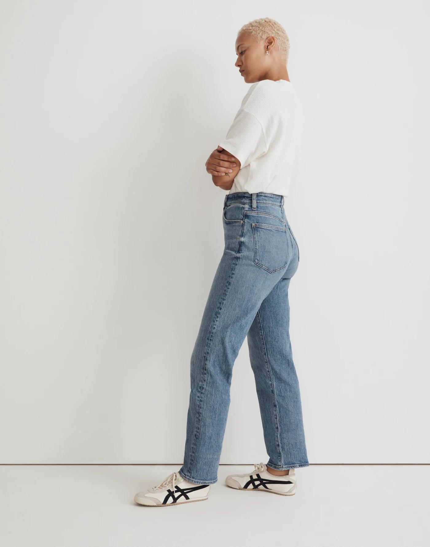 The Curvy '90s Straight Jean Product Image