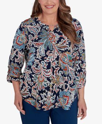 Plus Size Classic Scroll 3/4 Ruched Sleeve Top Product Image