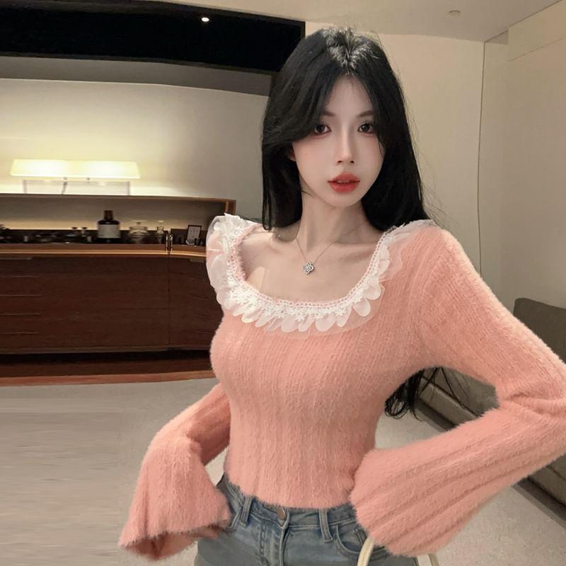 Long Sleeve Scoop Neck Plain Lace Trim Crop Top Product Image