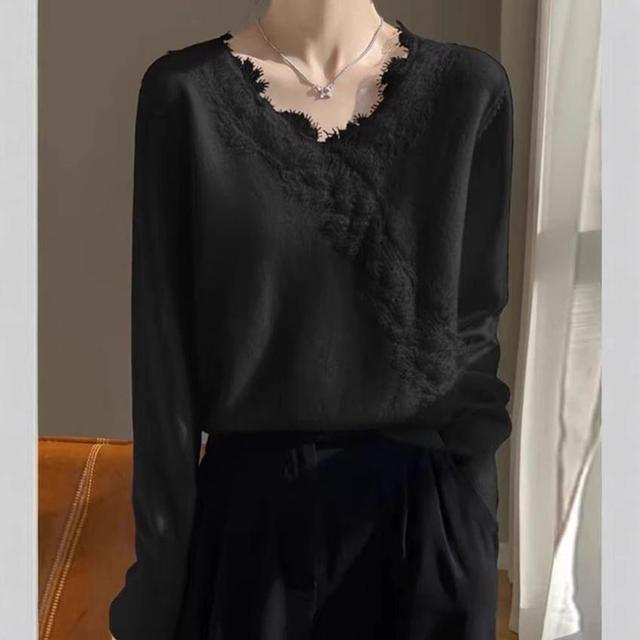 Long-Sleeve V-Neck Plain Lace Trim Knit Top Product Image