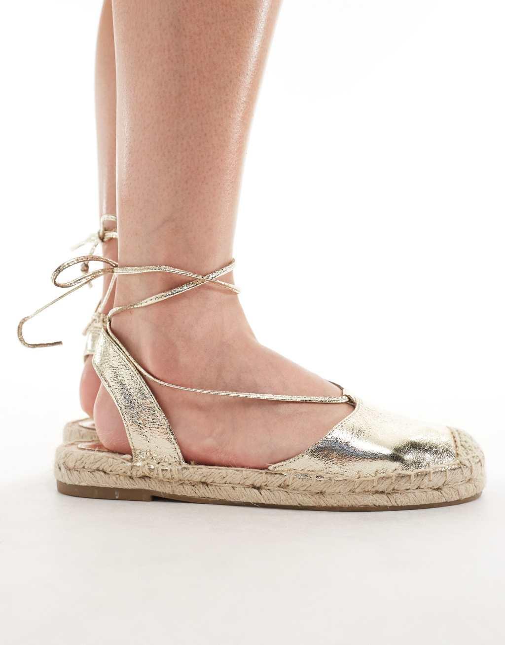 Stradivarius raffia espadrilles in gold Product Image