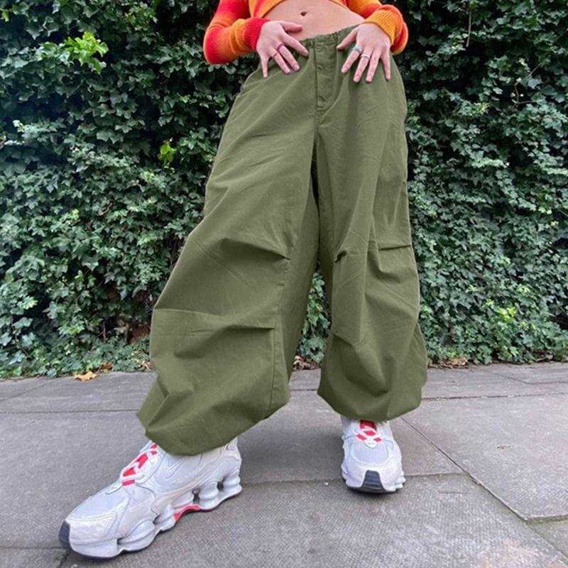 Low Rise Loose-Fit Wide Leg Cargo Pants product image