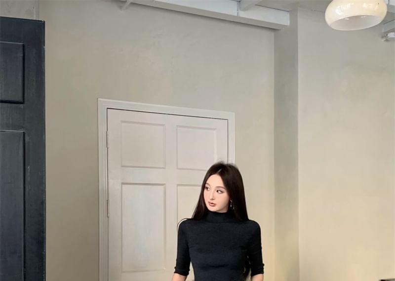 3/4-Sleeve High-Neck Crop T-Shirt / Wide-Leg Dress Pants Product Image