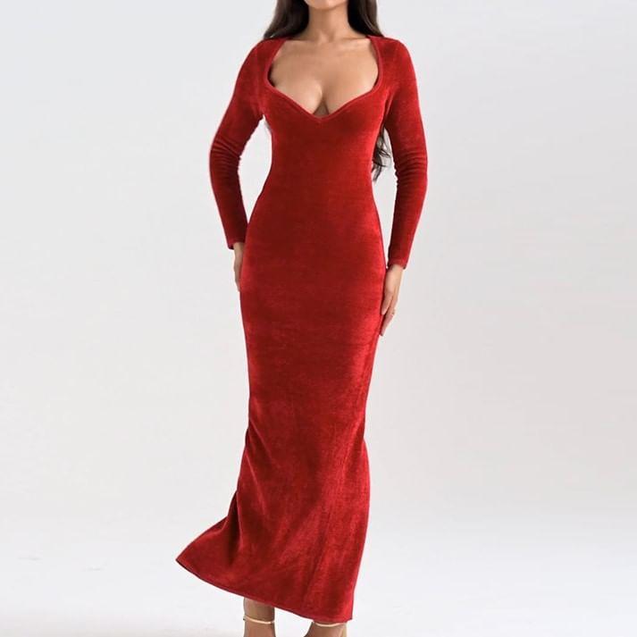 Long-Sleeve Sweetheart-Neckline Midi Velvet Bodycon Dress Product Image