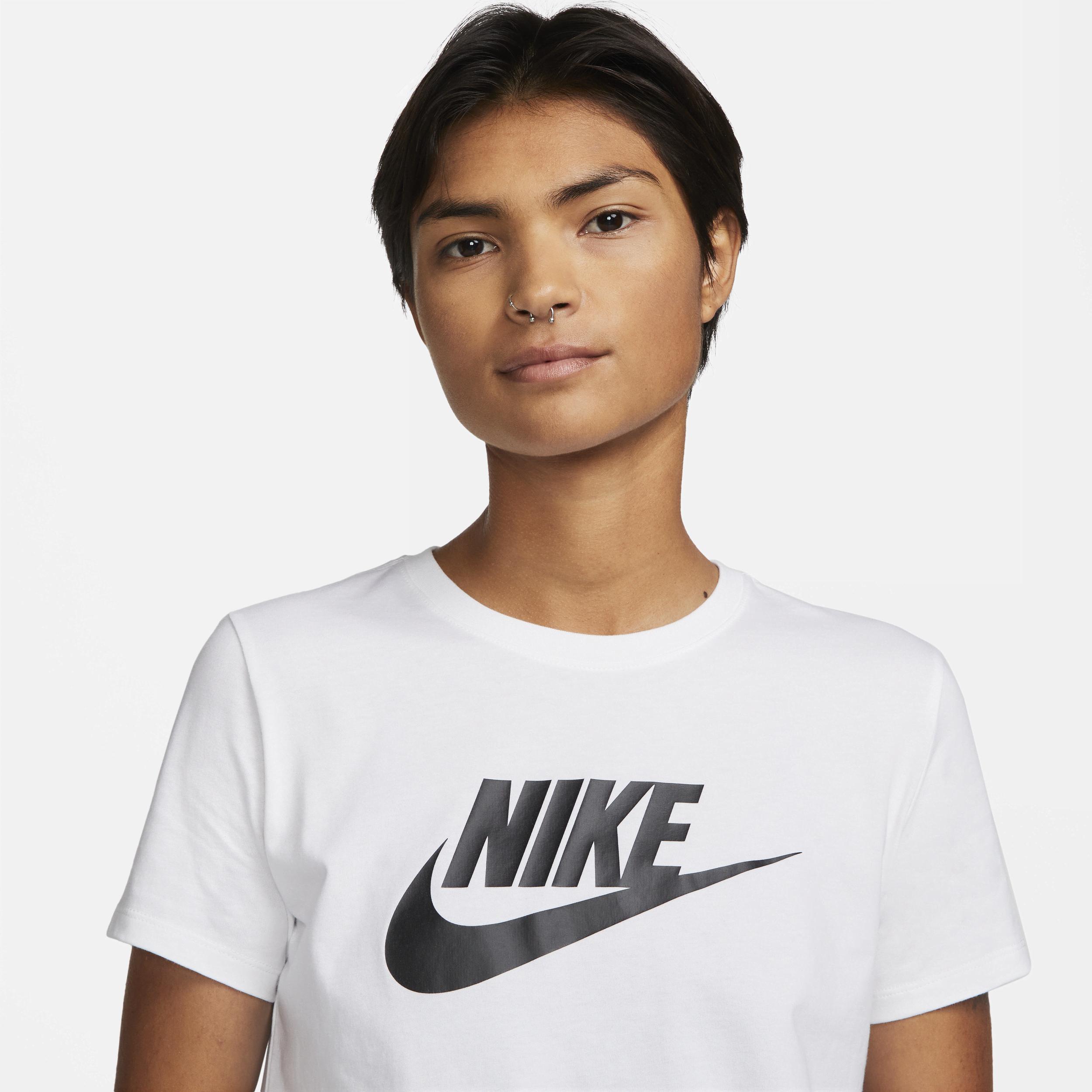 Nike Essential T-shirt Product Image