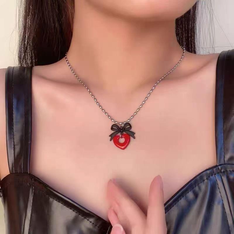 Heart Pendant Chain Necklace Product Image