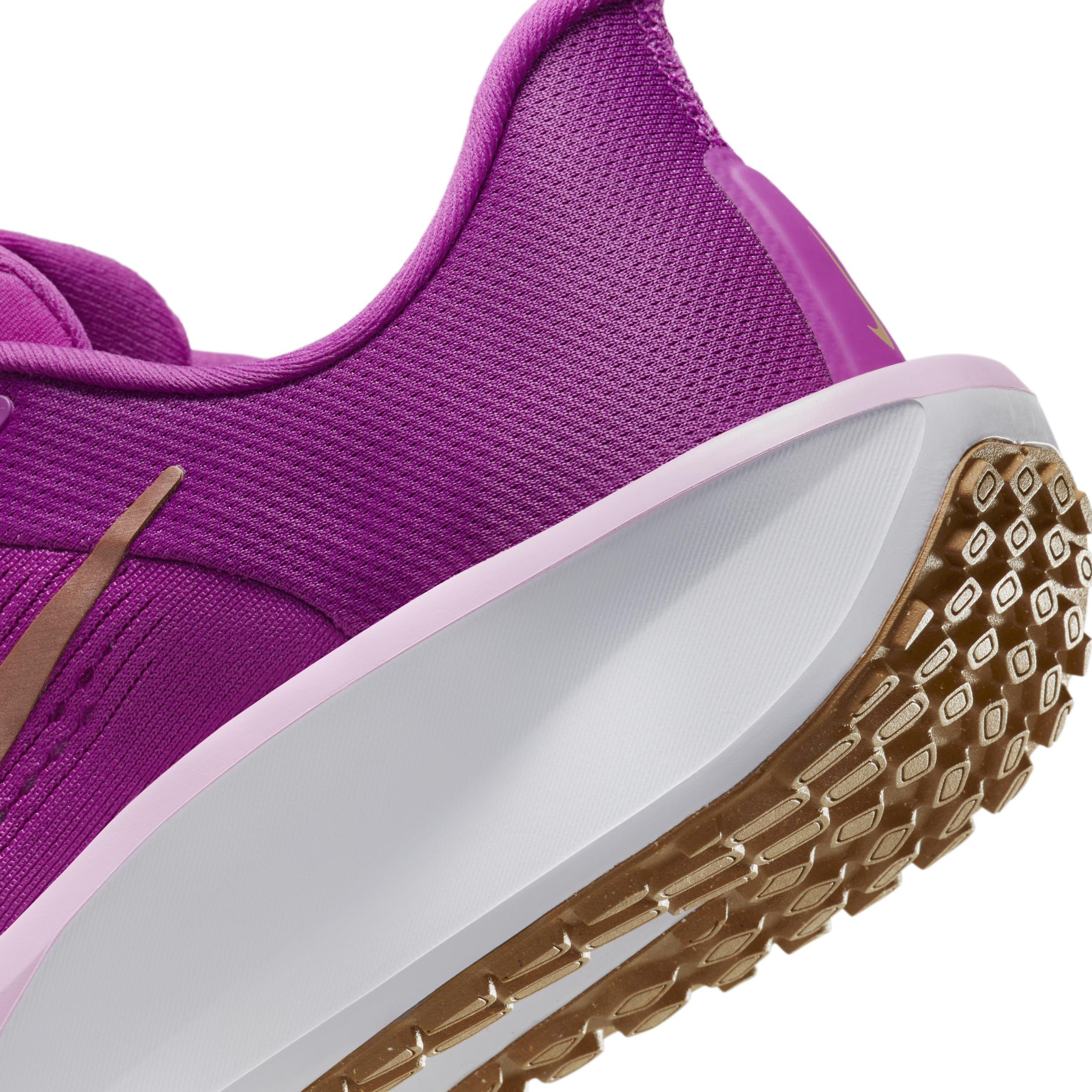 Nike Women's Quest 6 Road Running Shoes Product Image