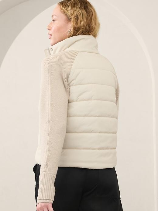 Incline Hybrid Jacket Product Image