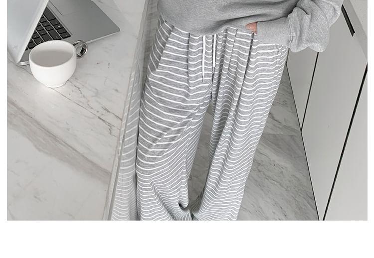 One-Shoulder Printed Sweatshirt Product Image