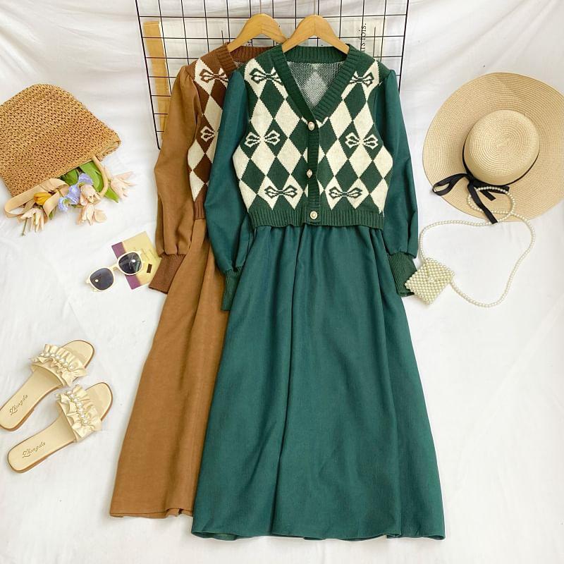 Long-Sleeve V-Neck Argyle Panel Midi A-Line Dress Product Image