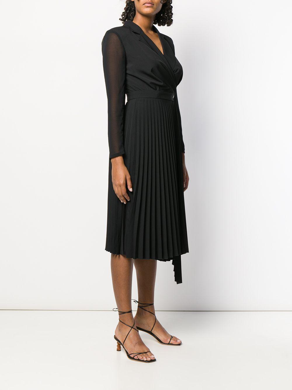 long-sleeved V-neck dress Product Image