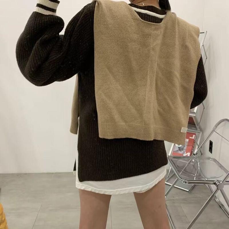 Set: Long-Sleeve V-Neck Contrast Trim Sweater + High Waist Shorts Product Image