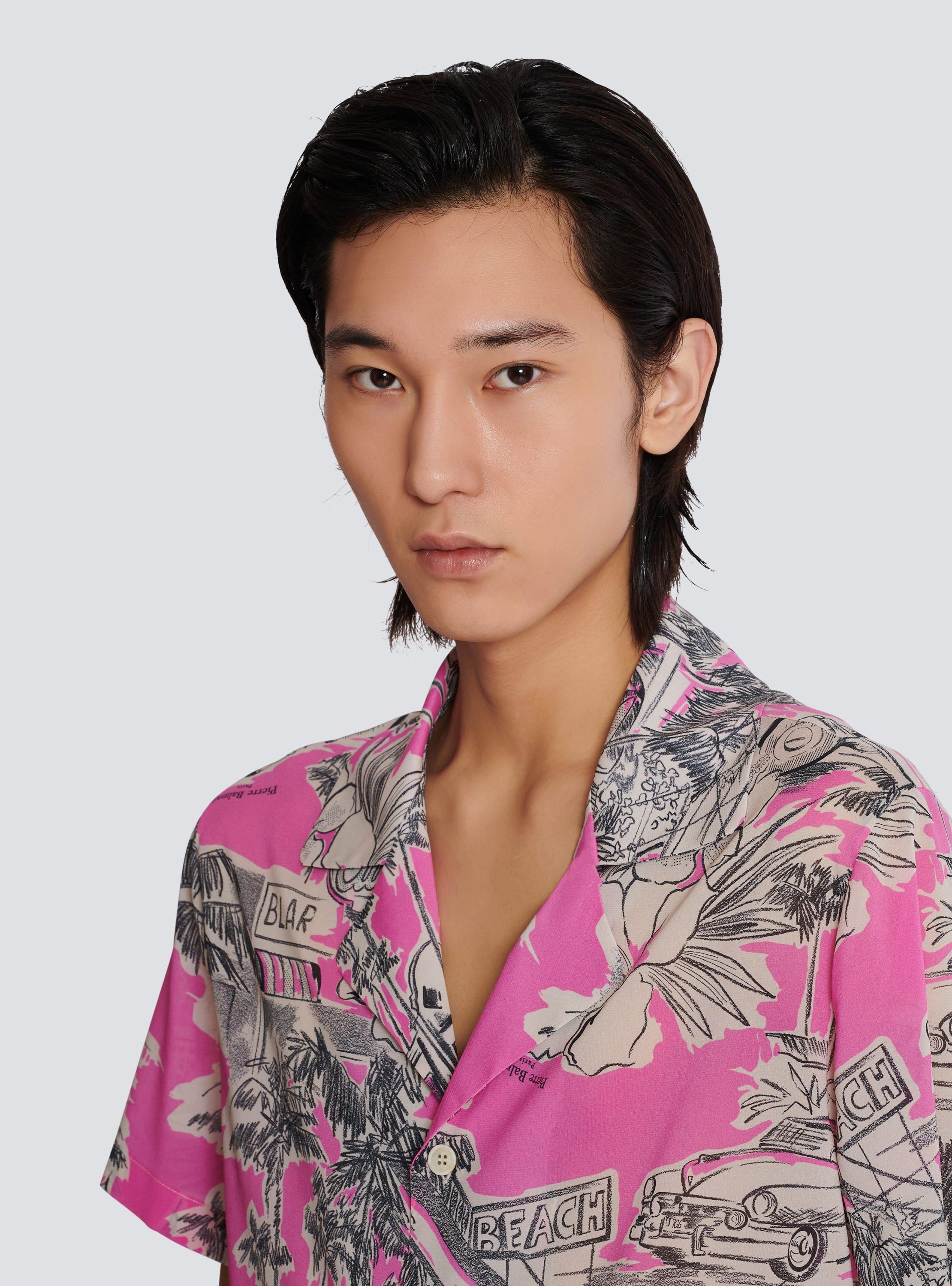 Short-sleeved silk pyjama shirt with Miami print Product Image