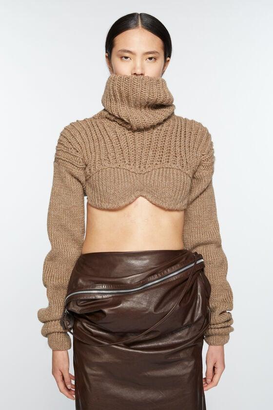 Cropped high neck knit Product Image