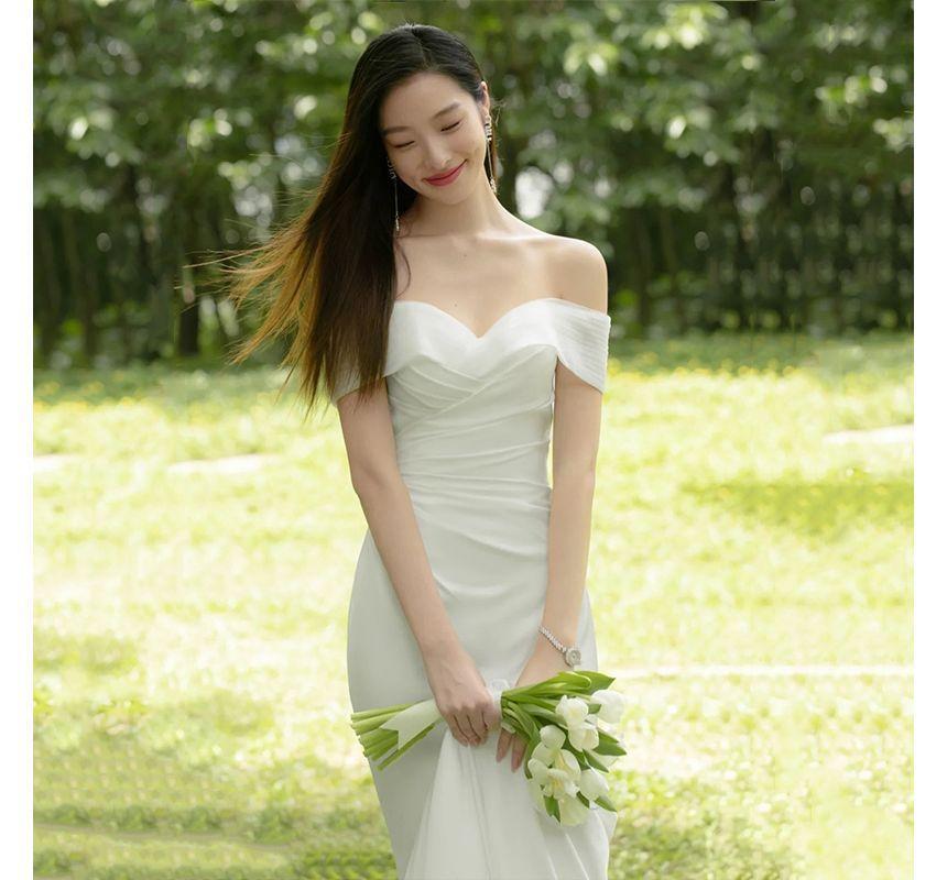 Short-Sleeve Off Shoulder Plain Ruched Mermaid Wedding Gown Product Image