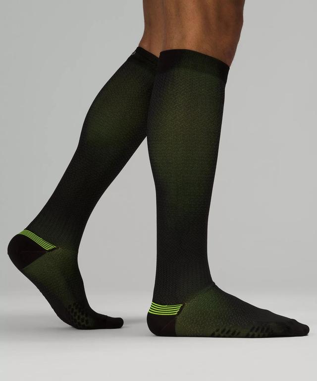 Men's MicroPillow Compression Knee-High Running Socks *Light Cushioning Product Image