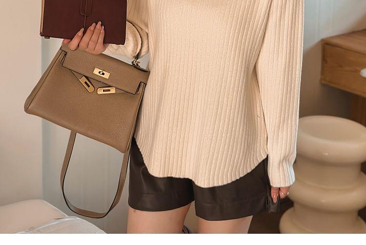 Long Sleeve Round Neck Plain Ribbed Knit Top Product Image