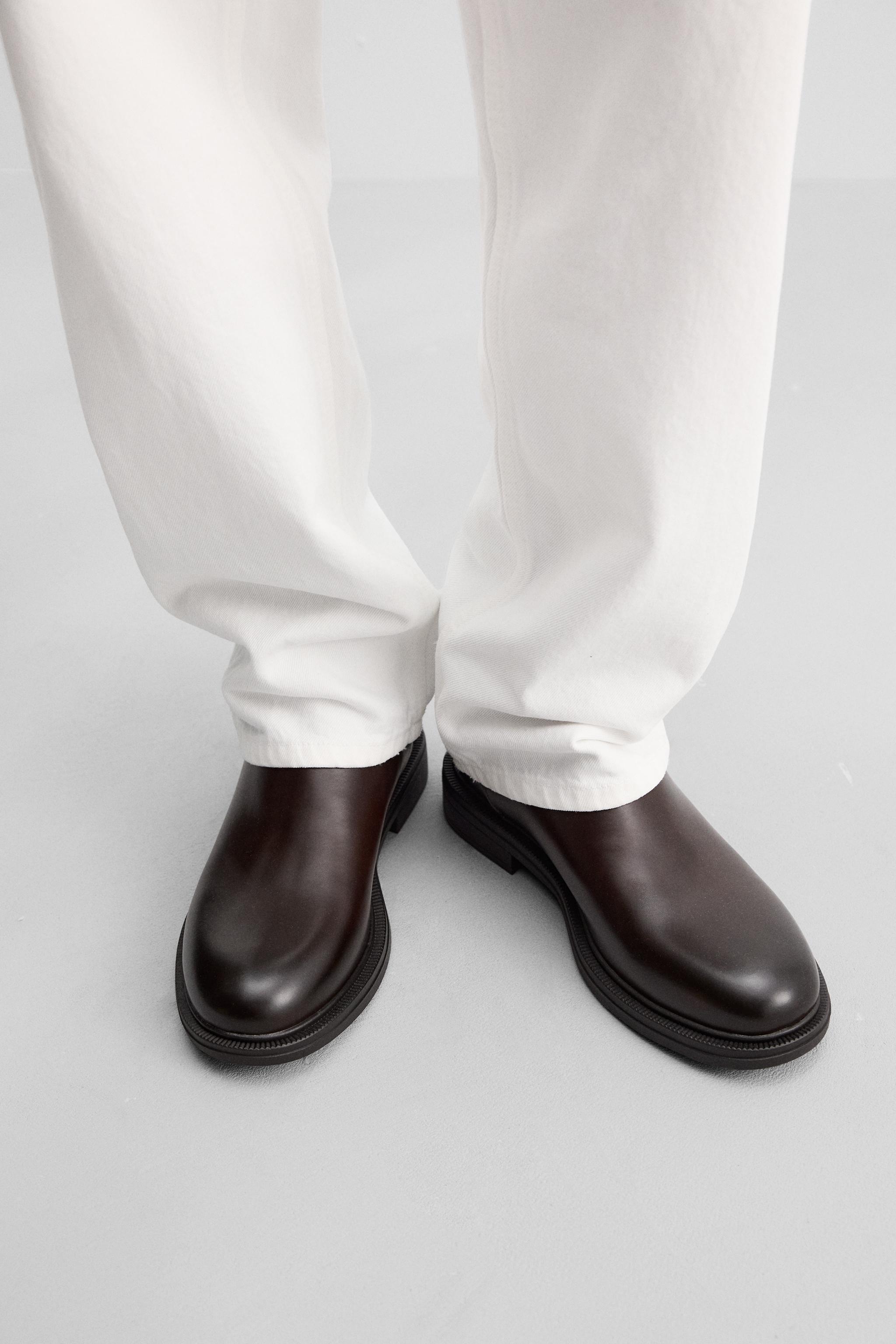 CHELSEA BOOTS Product Image