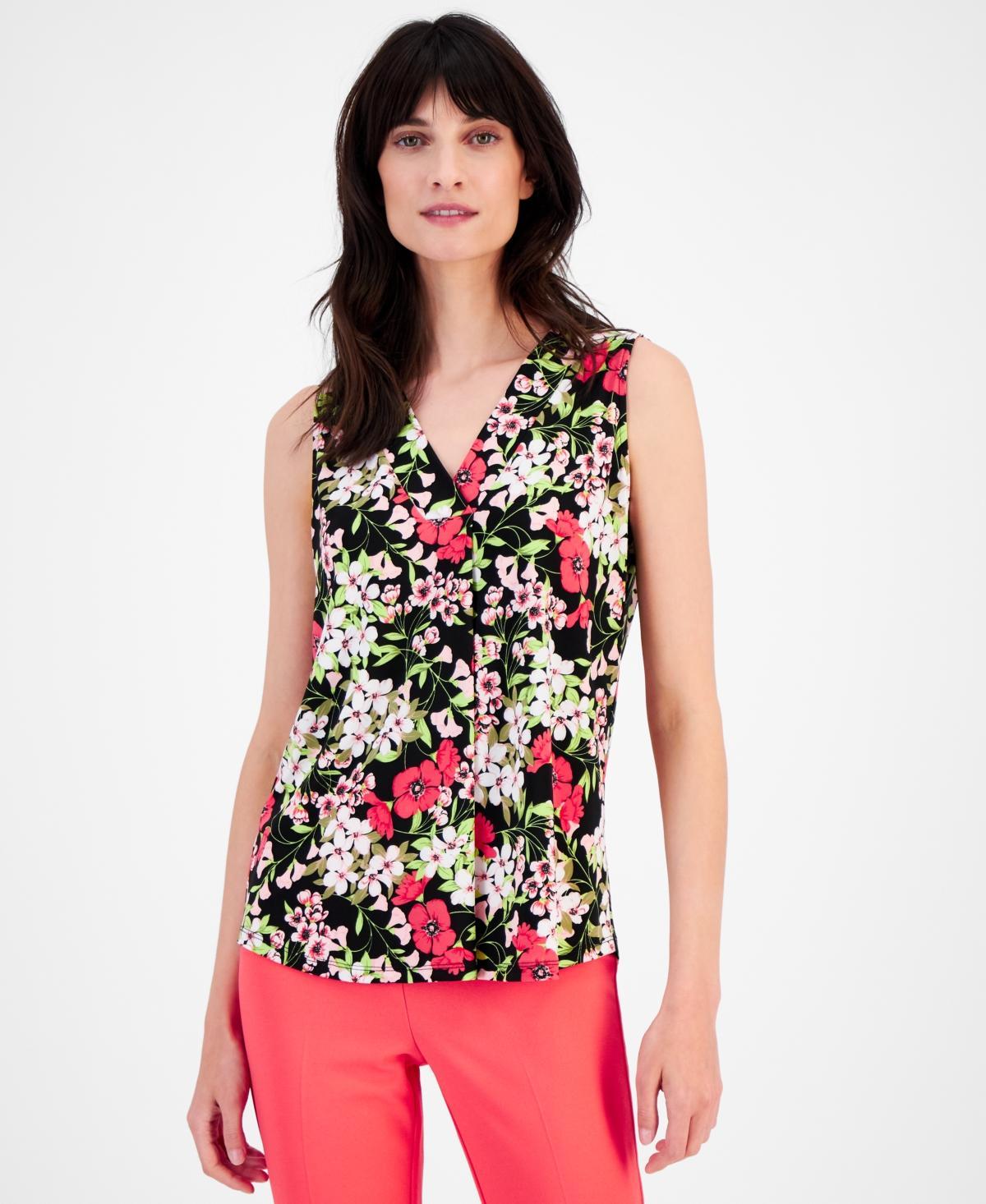 Women's Printed Sleeveless Pleated V-Neck Shell Top Product Image