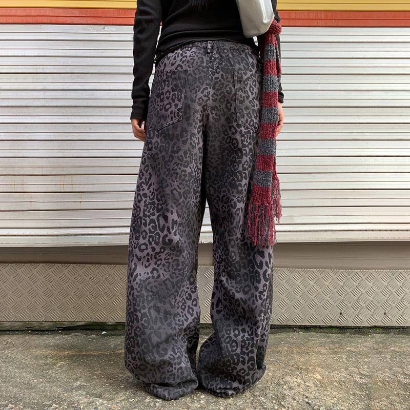 High Rise Leopard Wide Leg Pants Product Image