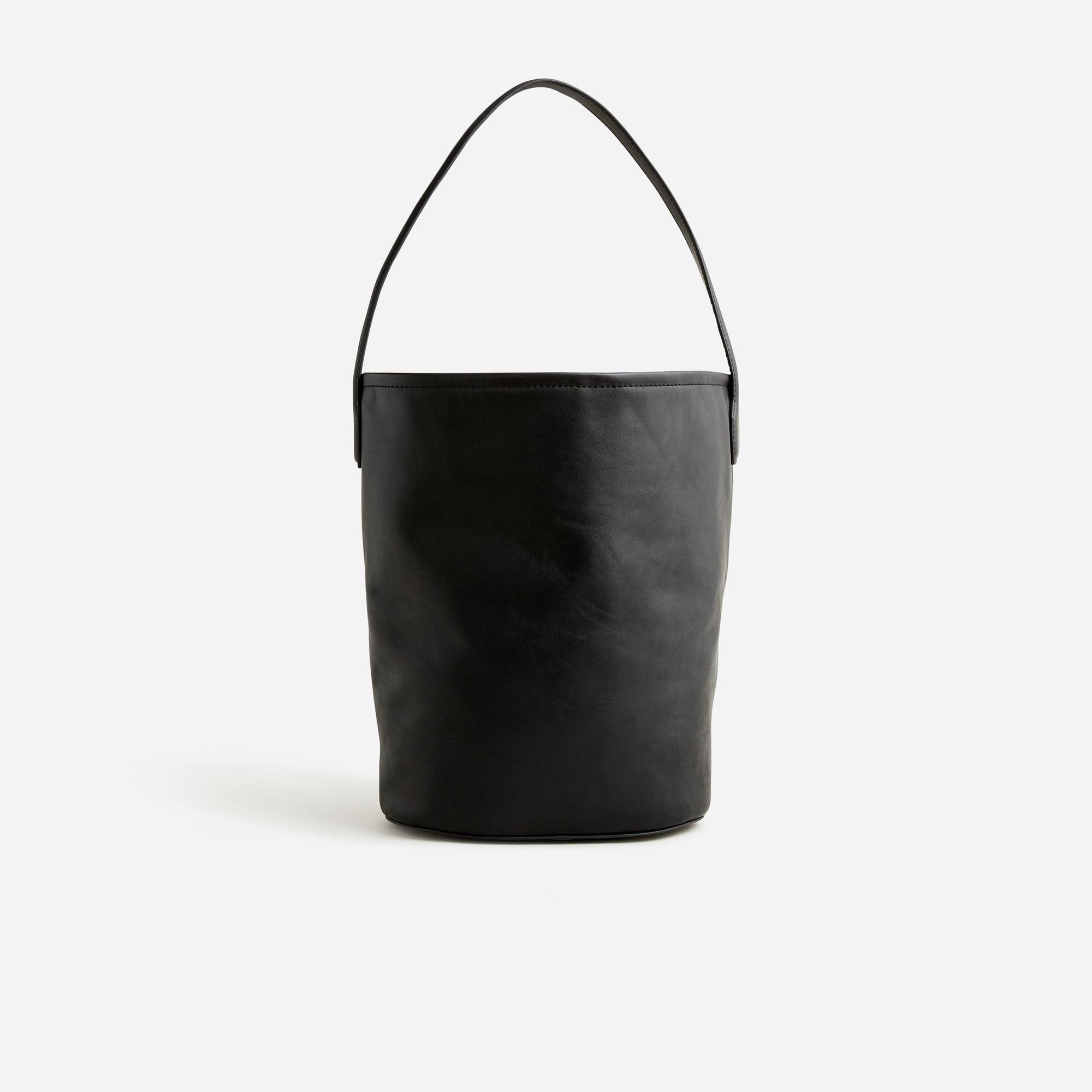 Berkeley bucket bag in leather Product Image