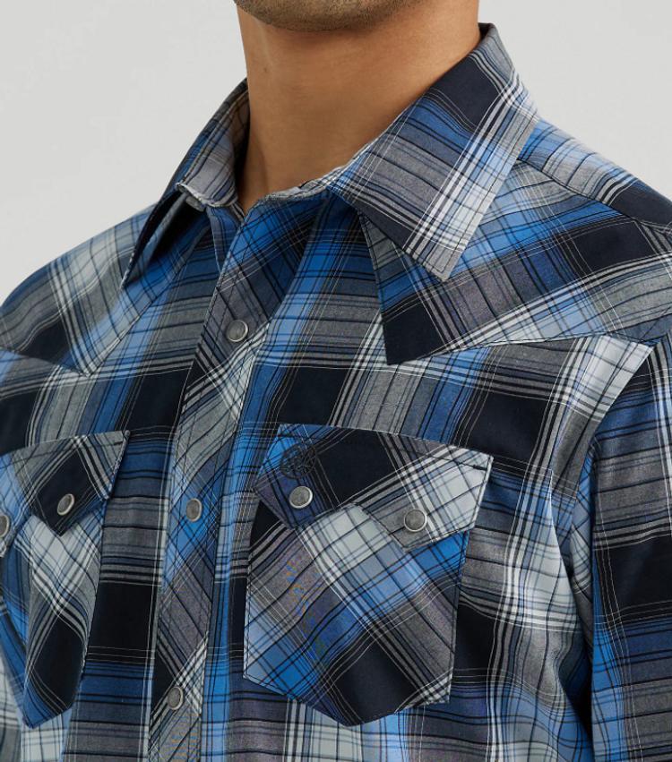 Wrangler Retro® Men's L/S Black/Blue Plaid Snap Shirt Product Image