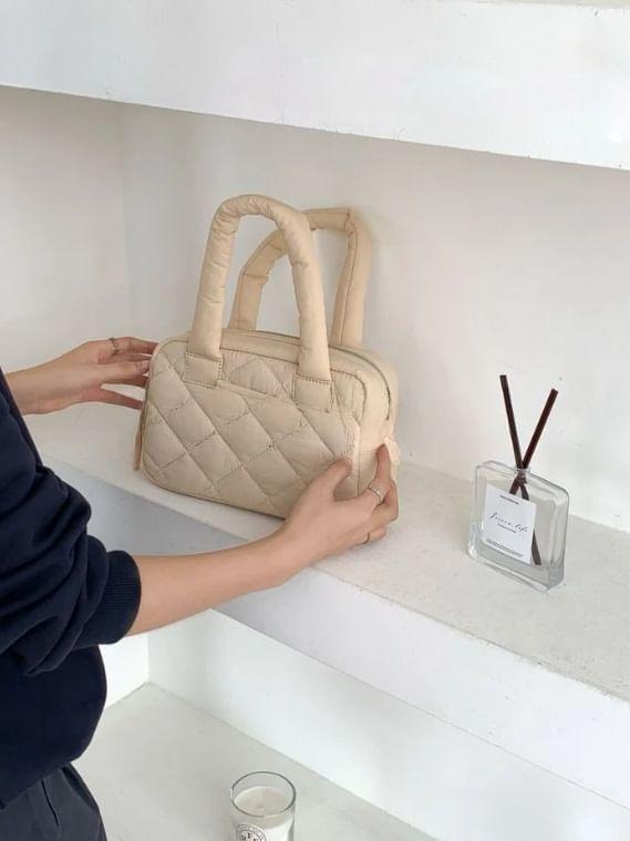 Plain Bow Accent Quilted Handbag Product Image