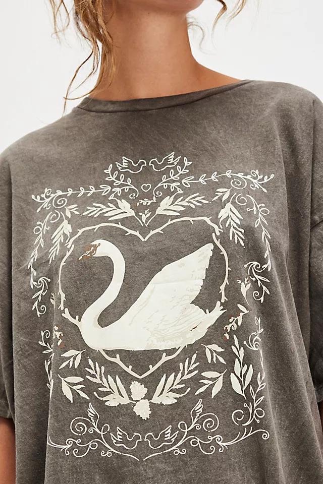 Swan Tee Product Image