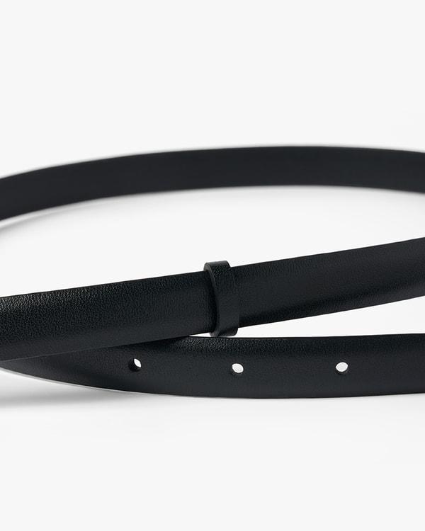 LS Clasp Leather Skinny Belt Product Image